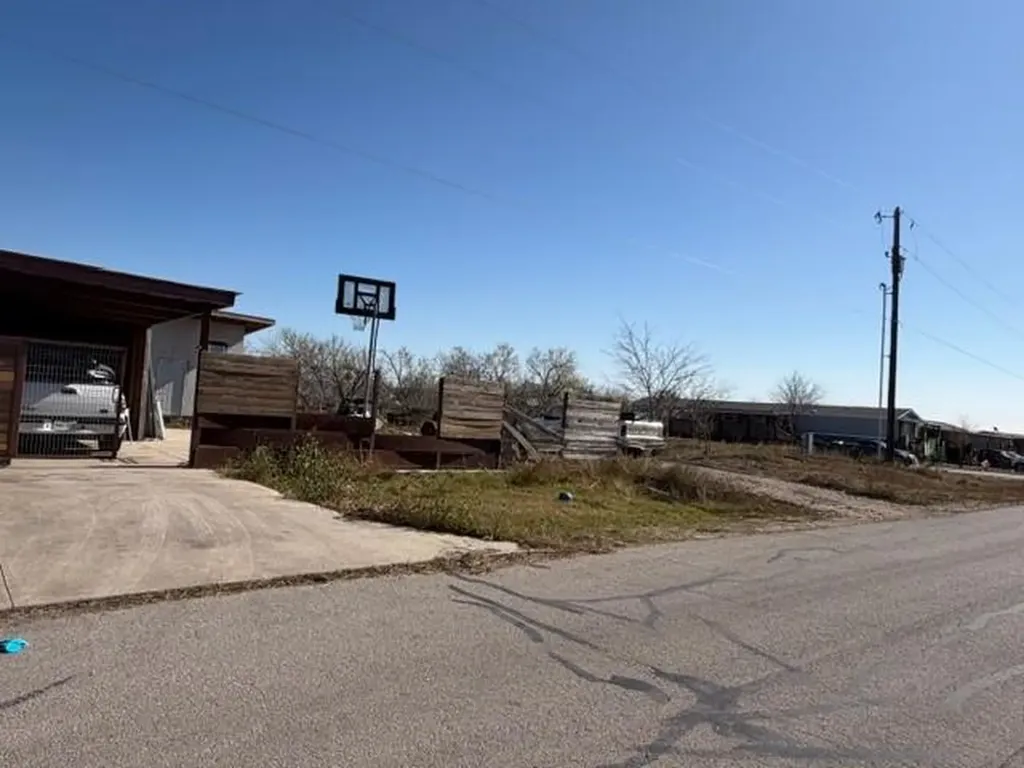 420 Arrowhead Cove Kyle TX 78640