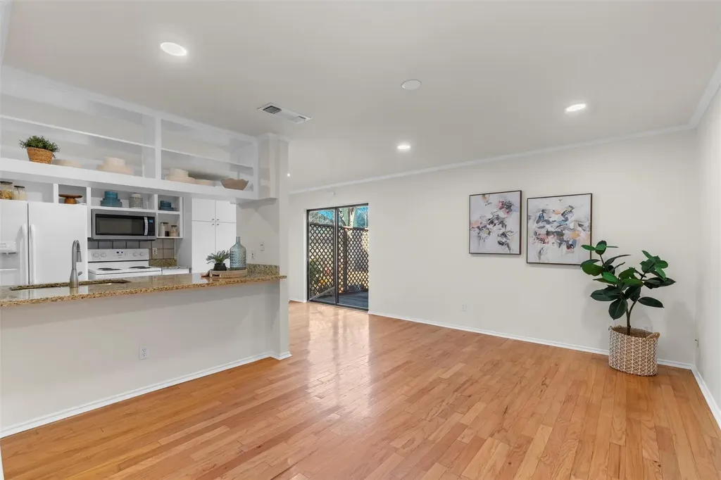 900 Taulbee Lane Austin TX 78757