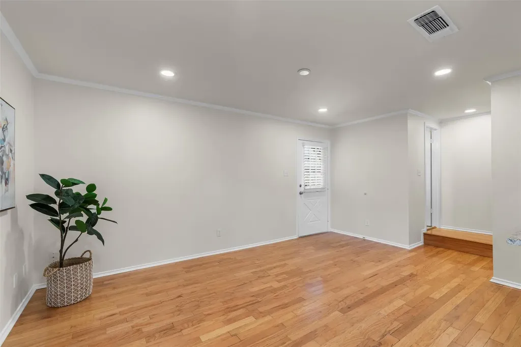 900 Taulbee Lane Austin TX 78757