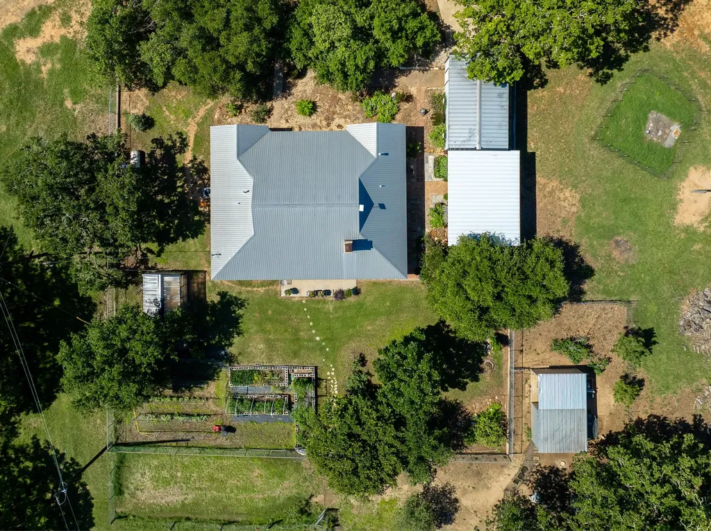 400 619 Spur Elgin TX 78621