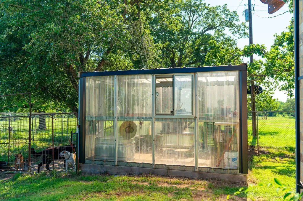 400 619 Spur Elgin TX 78621
