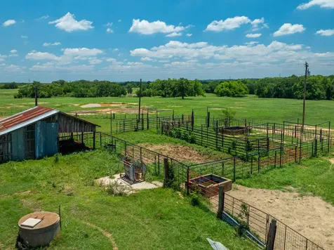 400 619 Spur Elgin TX 78621