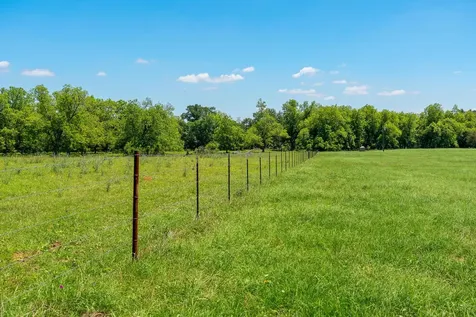 400 619 Spur Elgin TX 78621