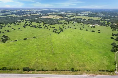 1434 County Road 139 Giddings TX 78942