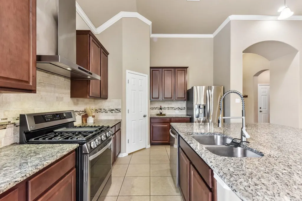 640 Loma Cedro Bend Leander TX 78641