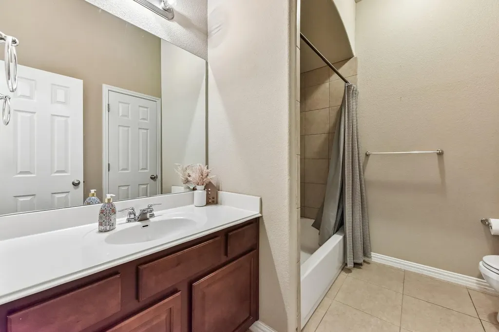 640 Loma Cedro Bend Leander TX 78641