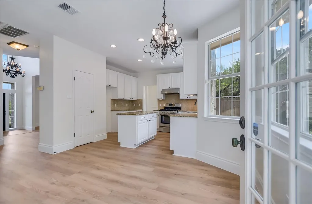 7716 Lakewood Drive Austin TX 78750