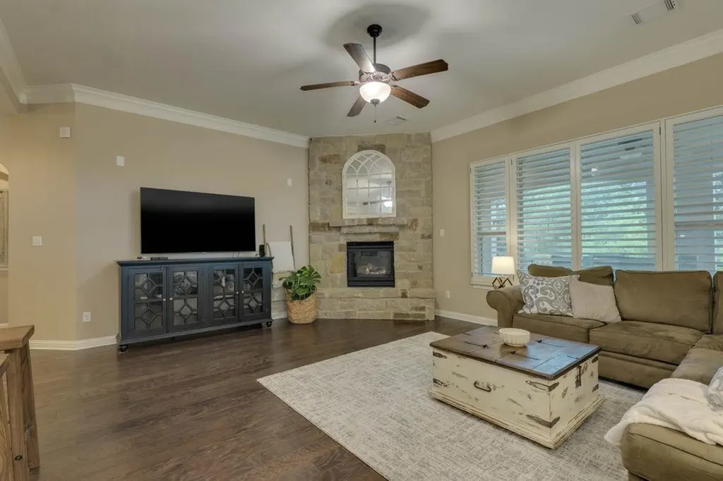 308 Duffy Lane Austin TX 78738