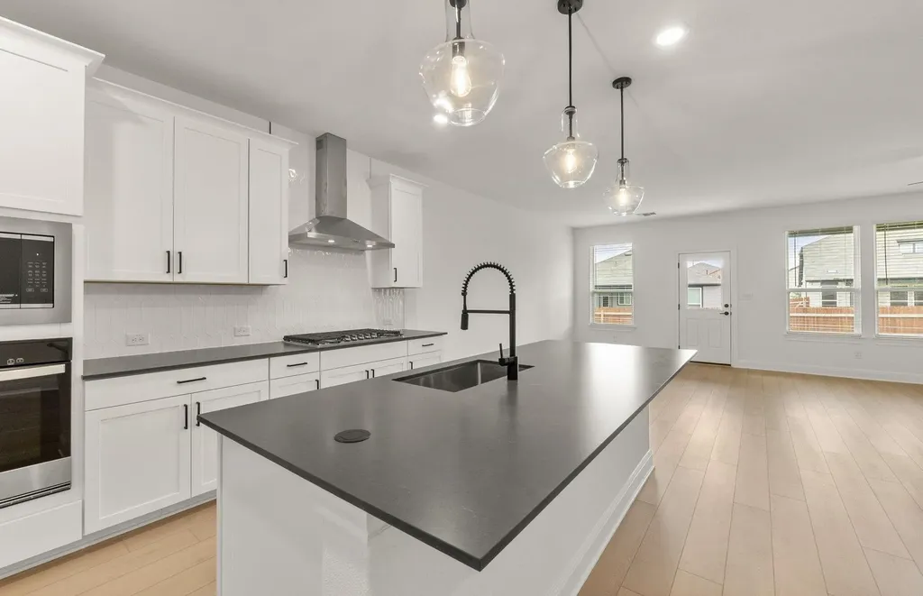 16808 Bustillos Pass Manor TX 78653