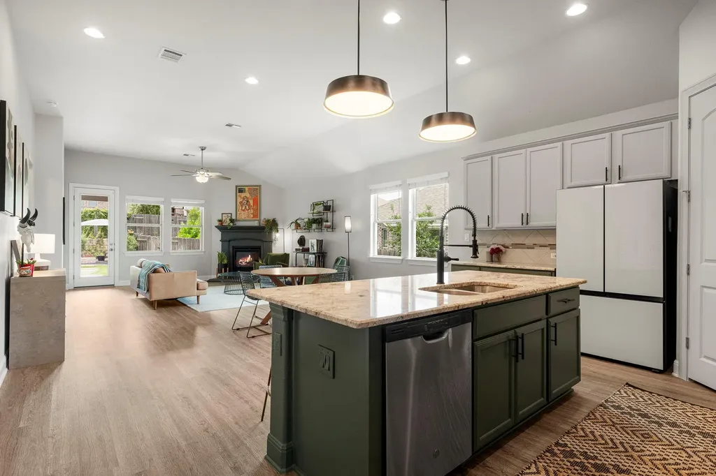 772 Founders Ridge Dripping Springs TX 78620