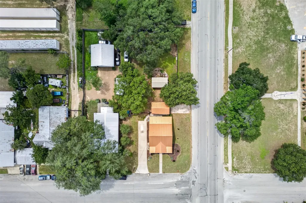 217 N Walnut Avenue N Luling TX 78648
