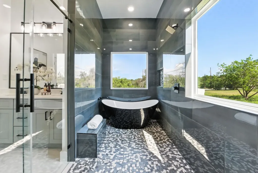 418 Bedford Drive Spicewood TX 78669