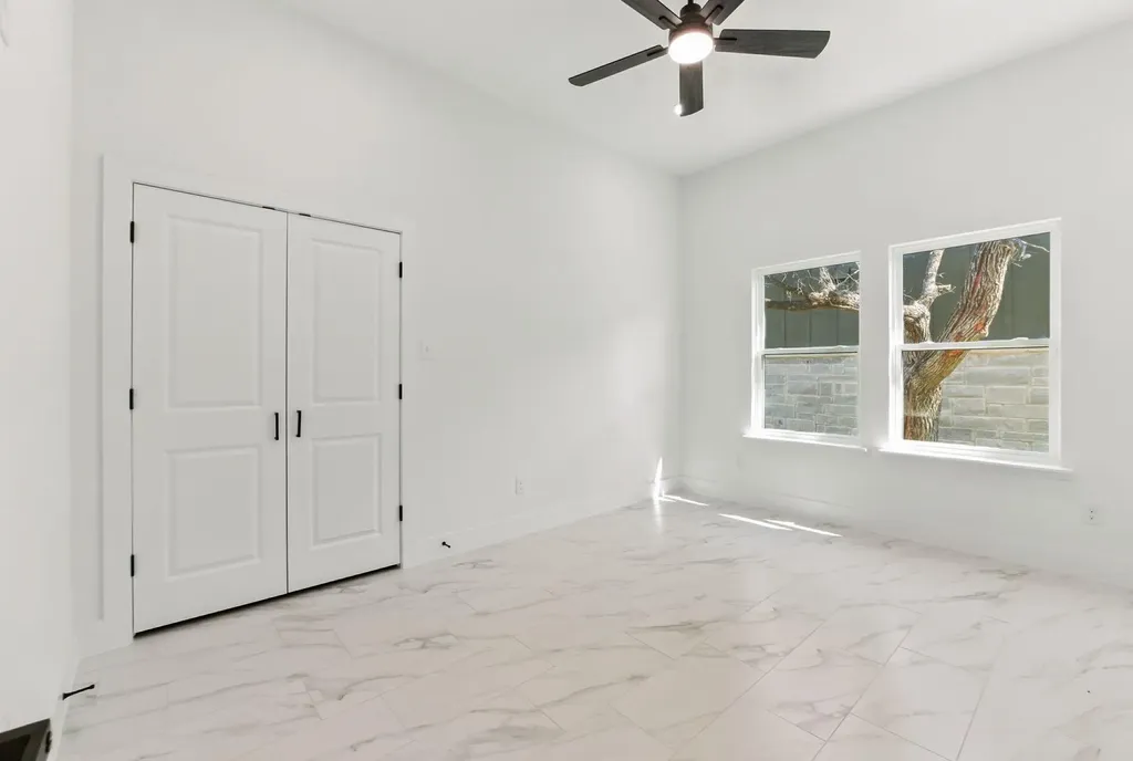 418 Bedford Drive Spicewood TX 78669