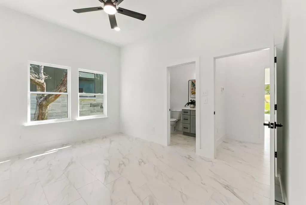 418 Bedford Drive Spicewood TX 78669