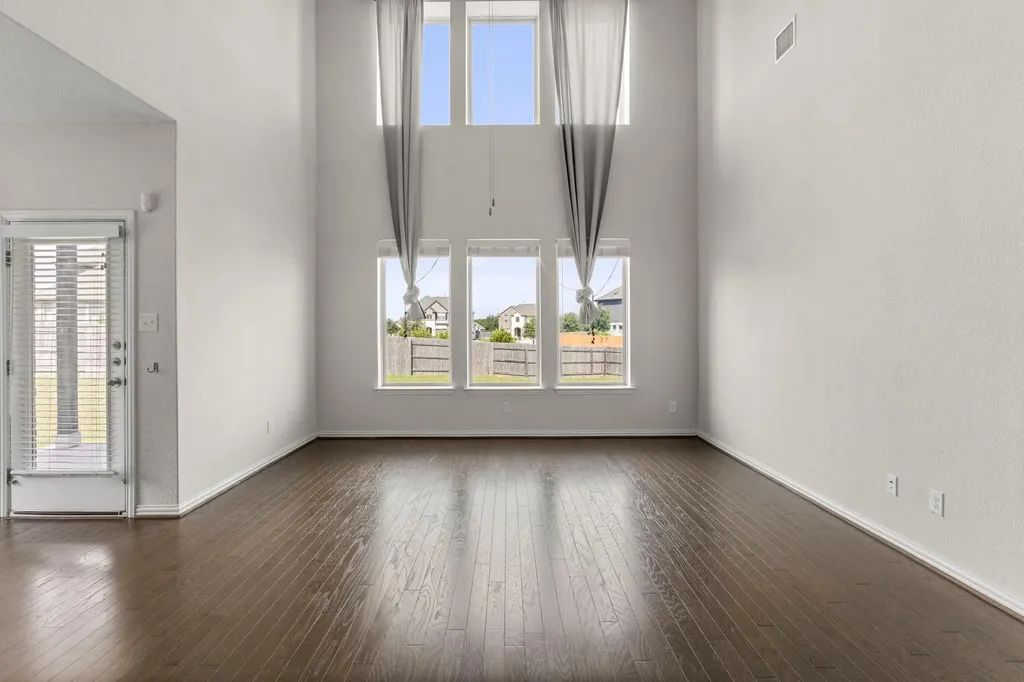 2029 Hawkes Cove Leander TX 78641