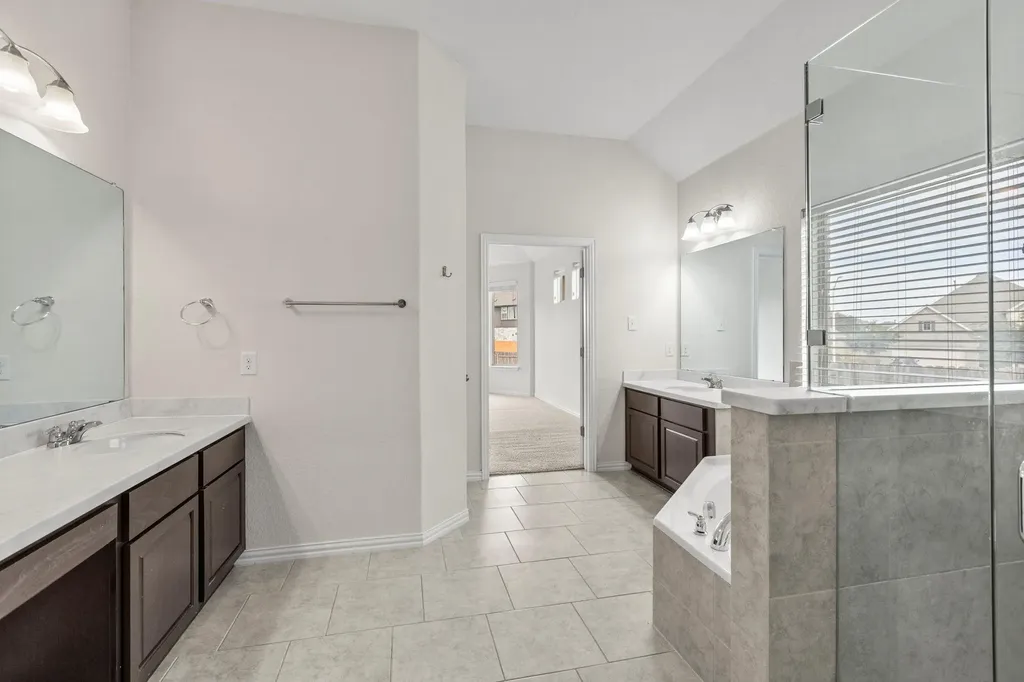 2029 Hawkes Cove Leander TX 78641