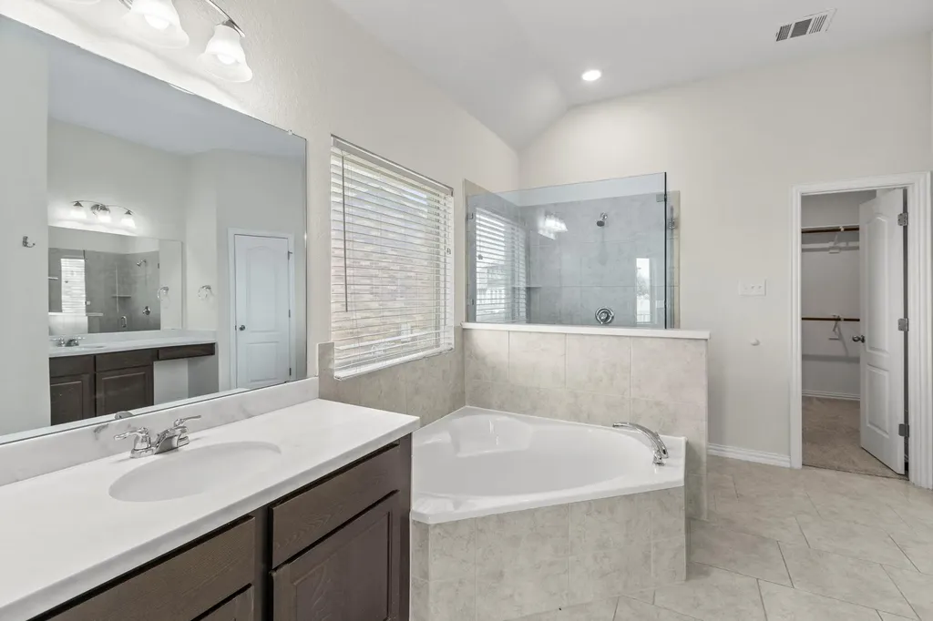 2029 Hawkes Cove Leander TX 78641