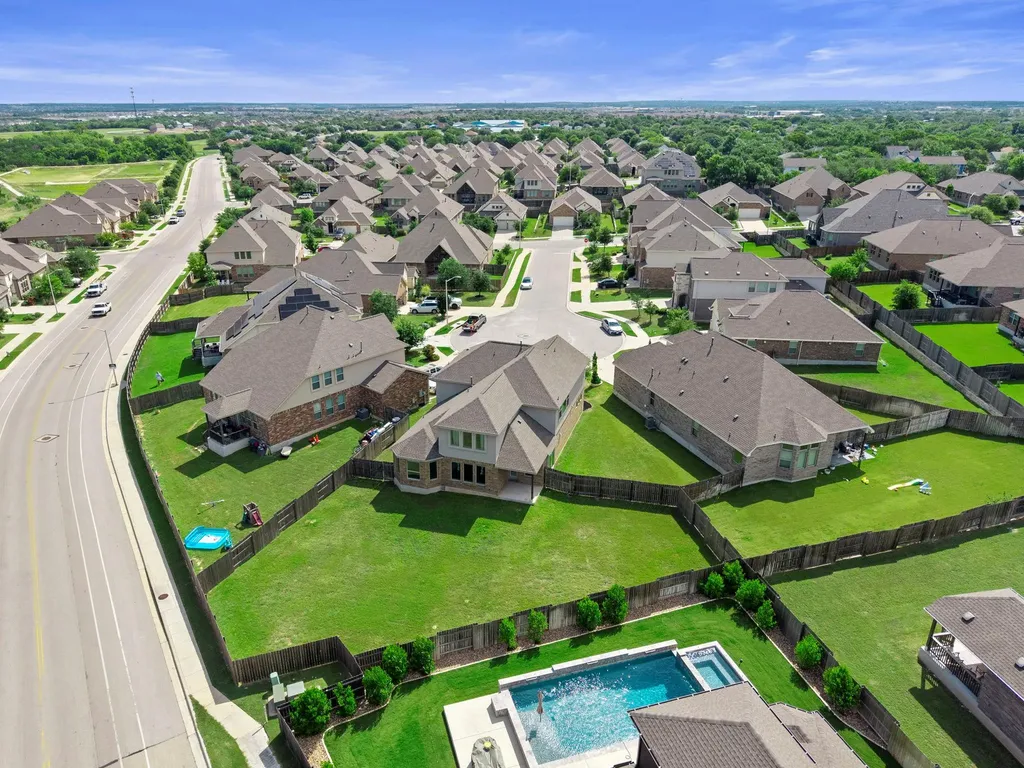 2029 Hawkes Cove Leander TX 78641