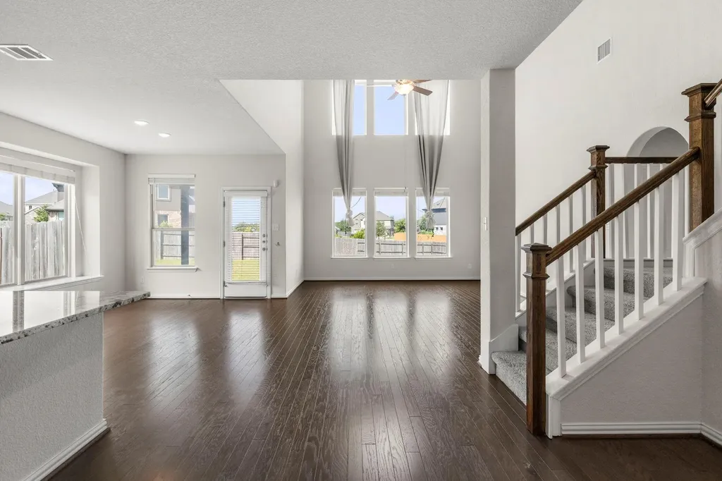 2029 Hawkes Cove Leander TX 78641