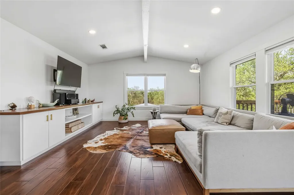 106 S Tumbleweed Trail Austin TX 78733