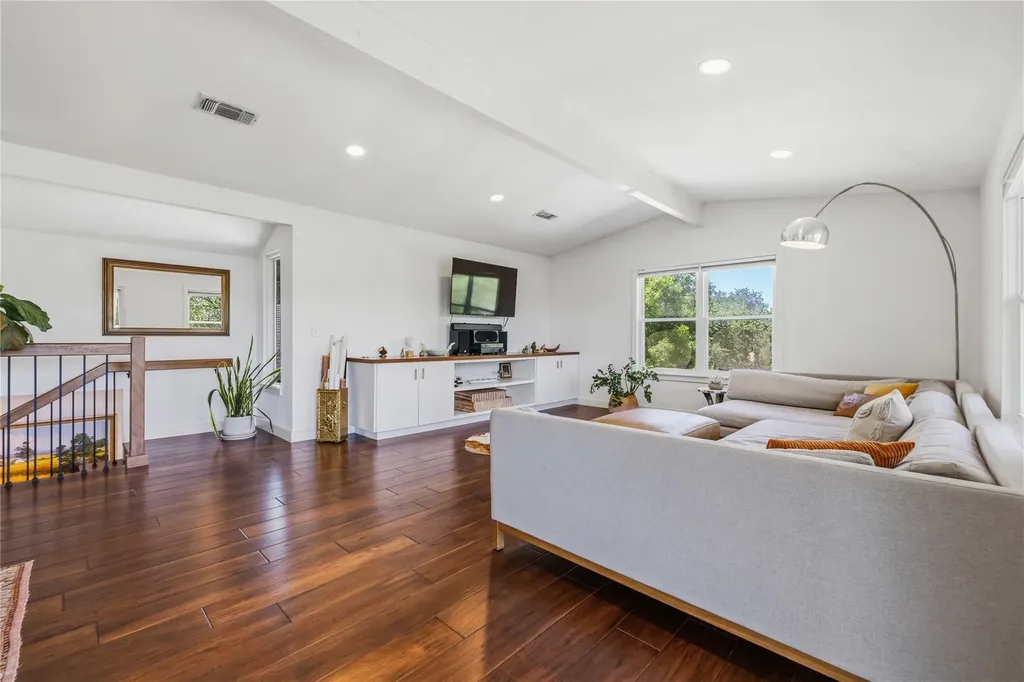 106 S Tumbleweed Trail Austin TX 78733