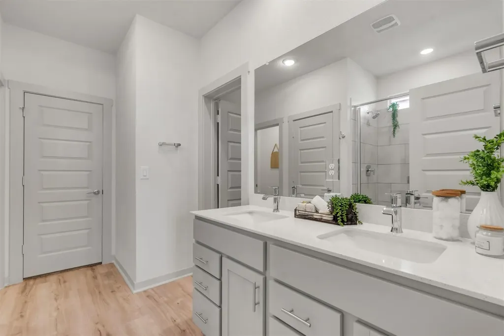 7400 Peggie Nell Drive Austin TX 78724
