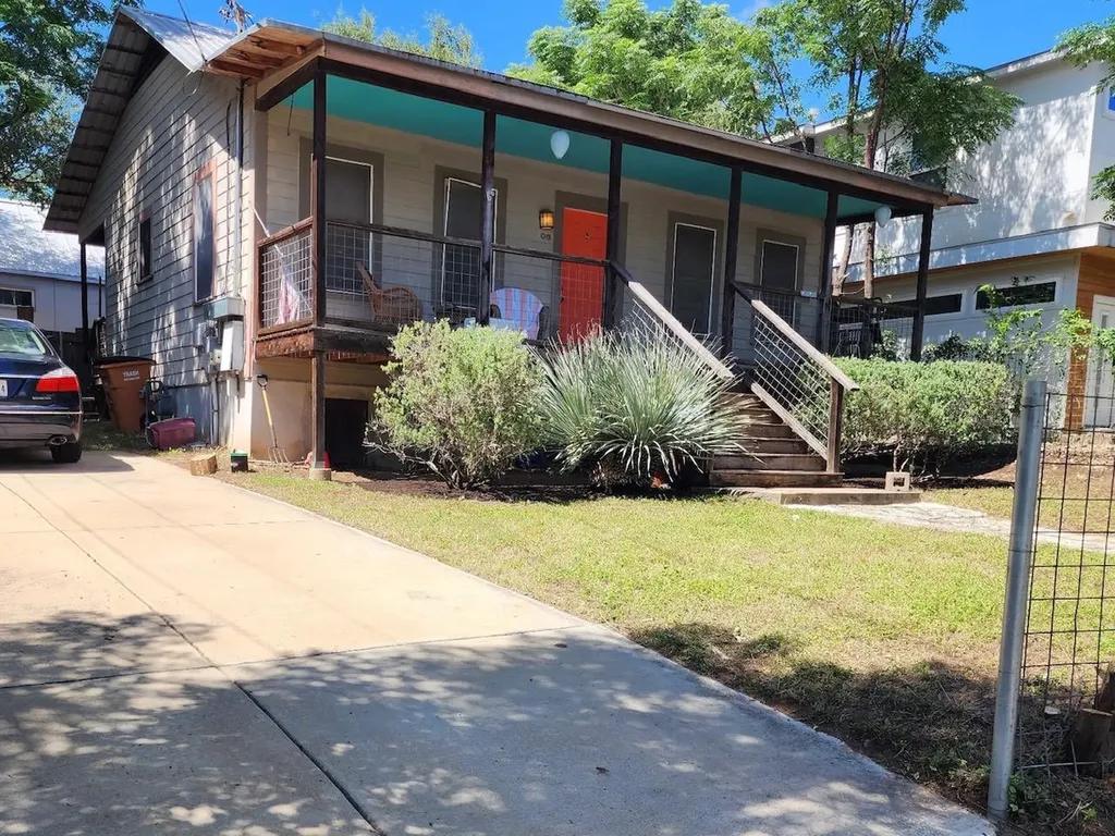 2006 E 13th Street Austin TX 78702