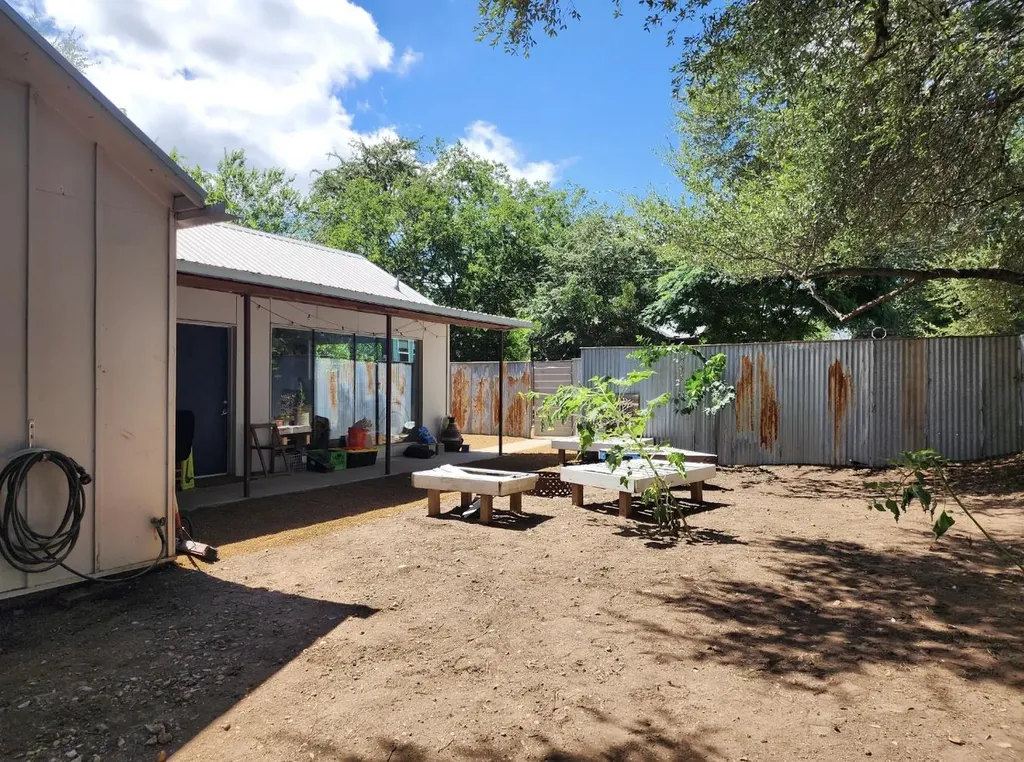 2006 E 13th Street Austin TX 78702