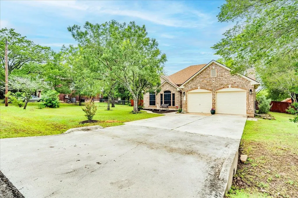 210 Meadow Woods Drive Kyle TX 78640