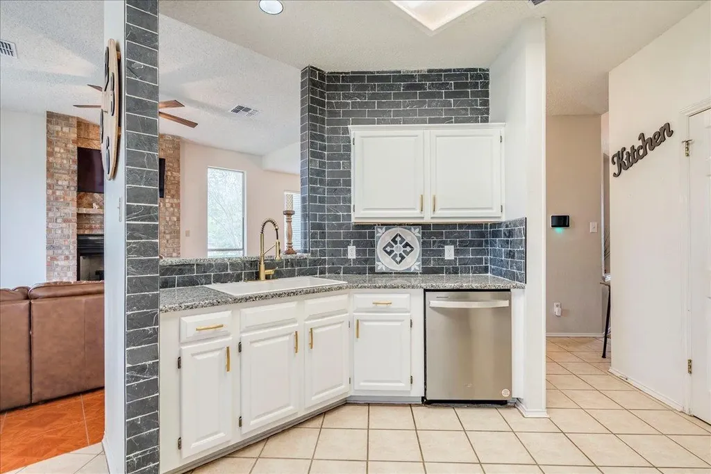 210 Meadow Woods Drive Kyle TX 78640