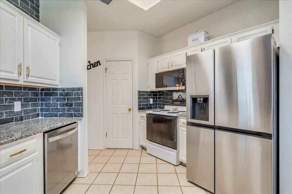 210 Meadow Woods Drive Kyle TX 78640