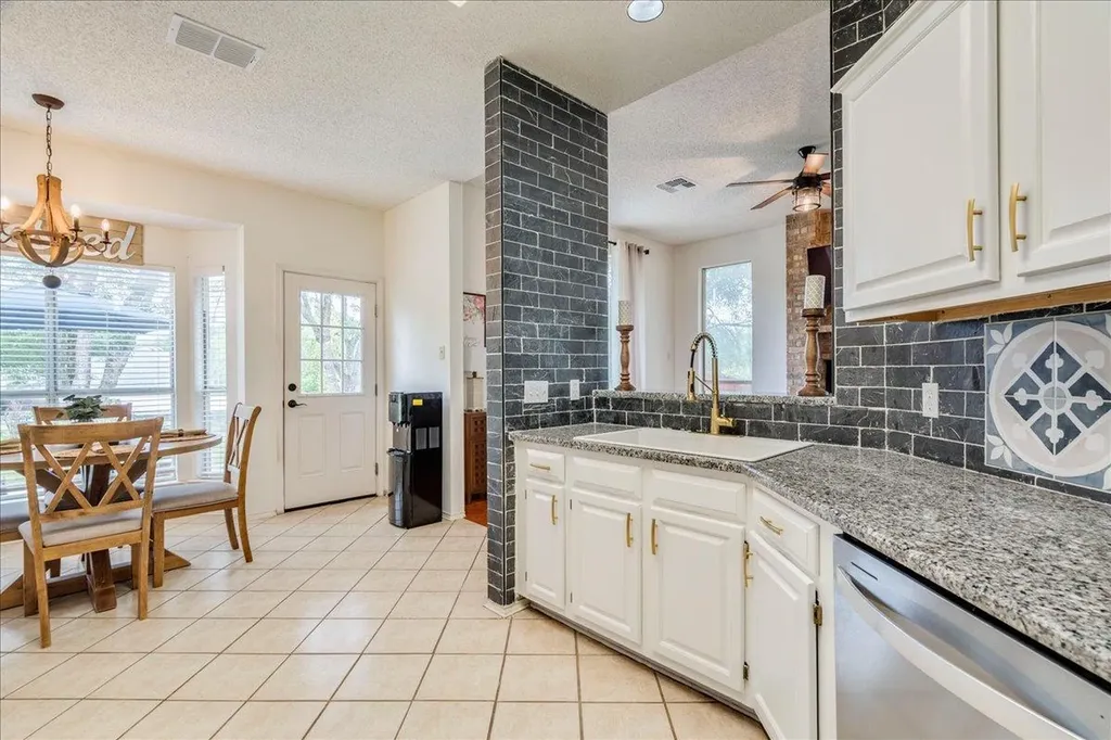 210 Meadow Woods Drive Kyle TX 78640