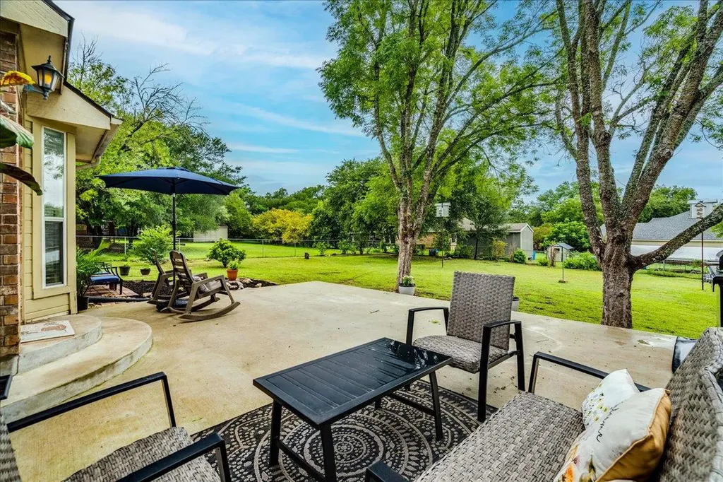 210 Meadow Woods Drive Kyle TX 78640