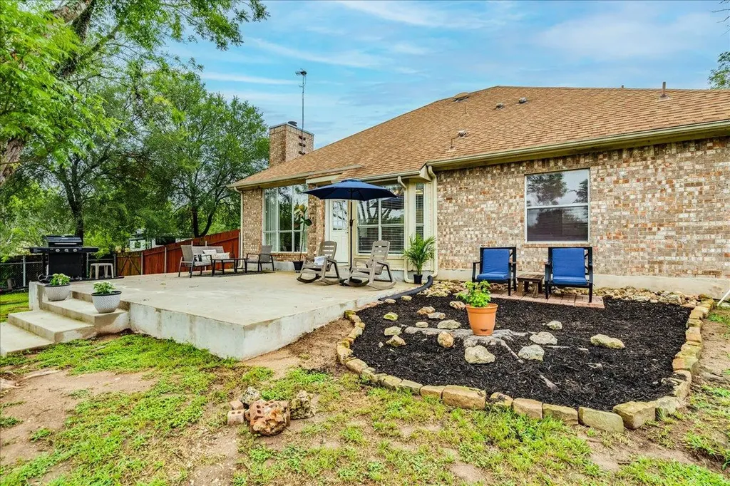 210 Meadow Woods Drive Kyle TX 78640