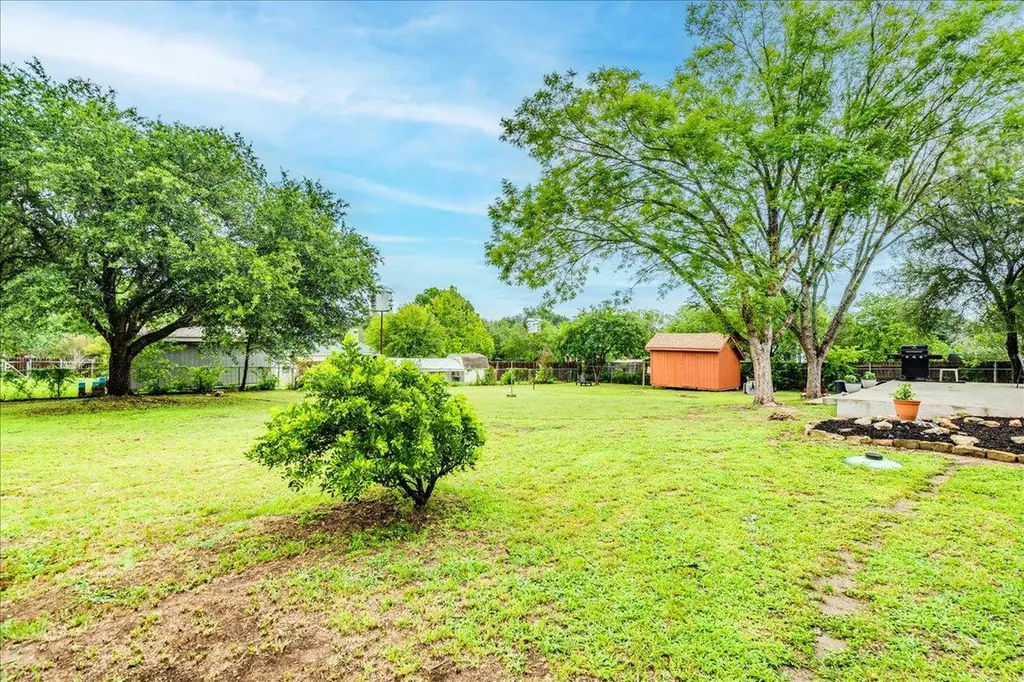210 Meadow Woods Drive Kyle TX 78640