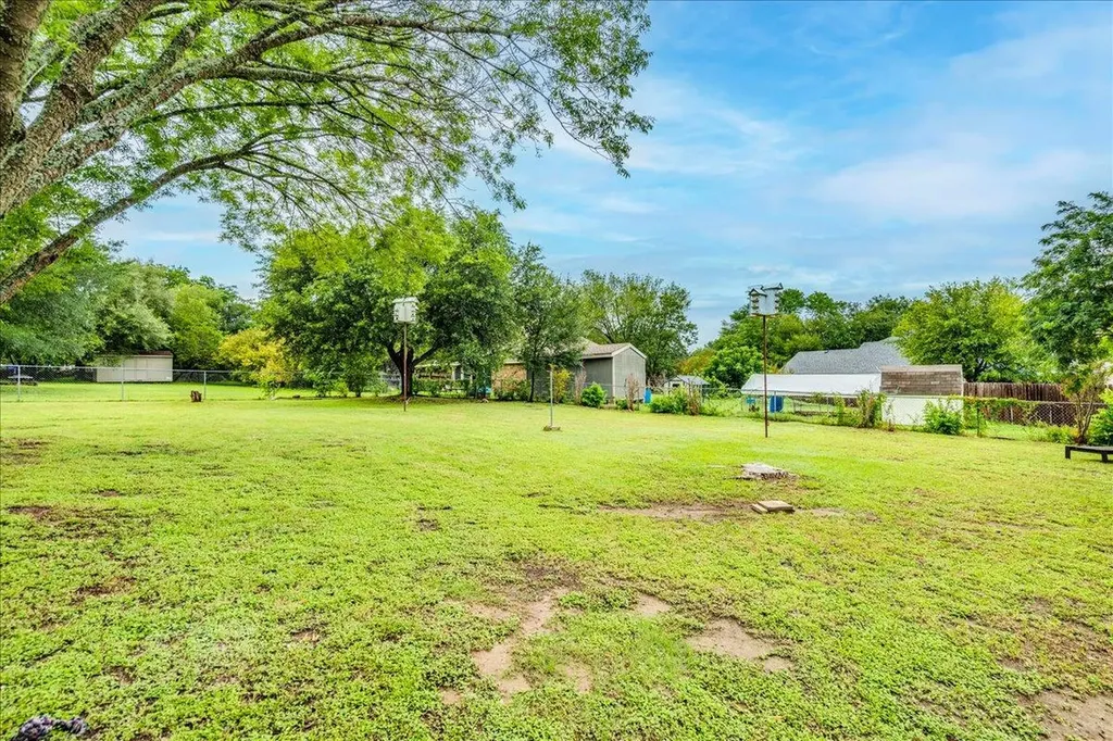 210 Meadow Woods Drive Kyle TX 78640