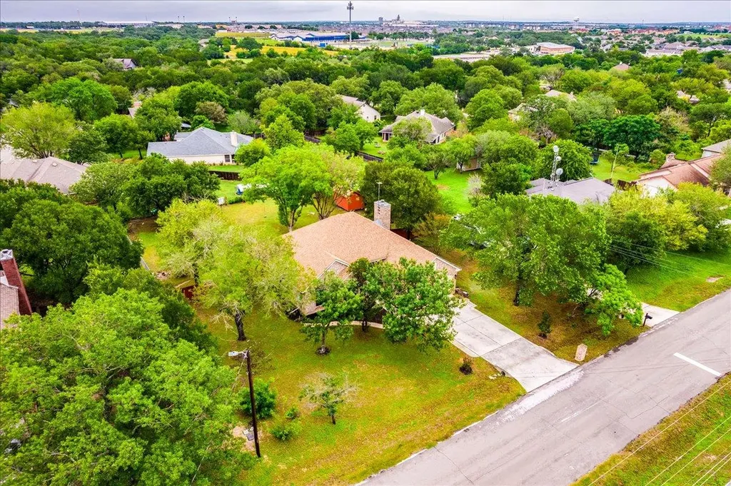 210 Meadow Woods Drive Kyle TX 78640