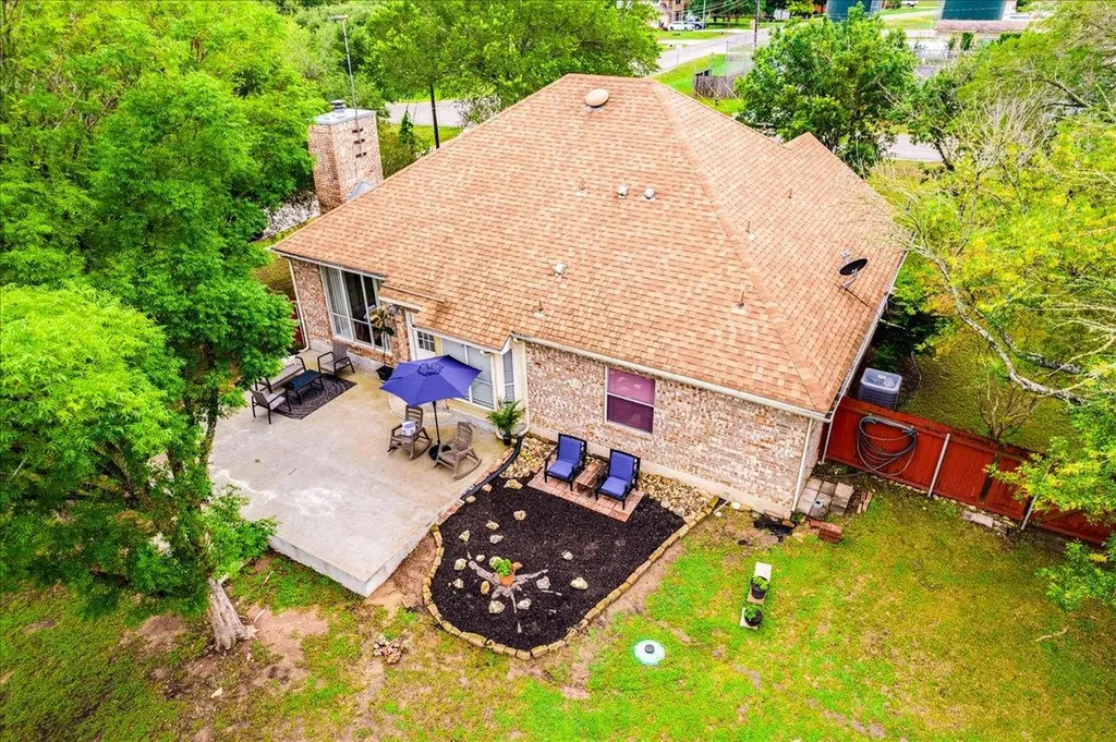 210 Meadow Woods Drive Kyle TX 78640