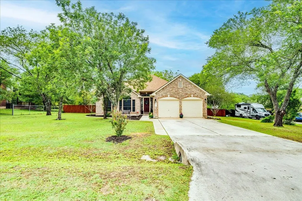 210 Meadow Woods Drive Kyle TX 78640