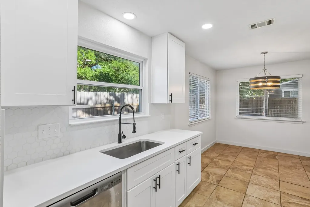 11311 Prairie Dog Trail Austin TX 78750