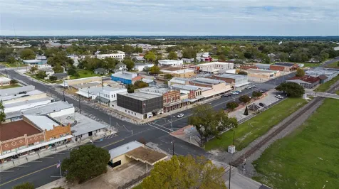531 N Main Street Schulenburg TX 78956