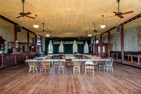 531 N Main Street Schulenburg TX 78956