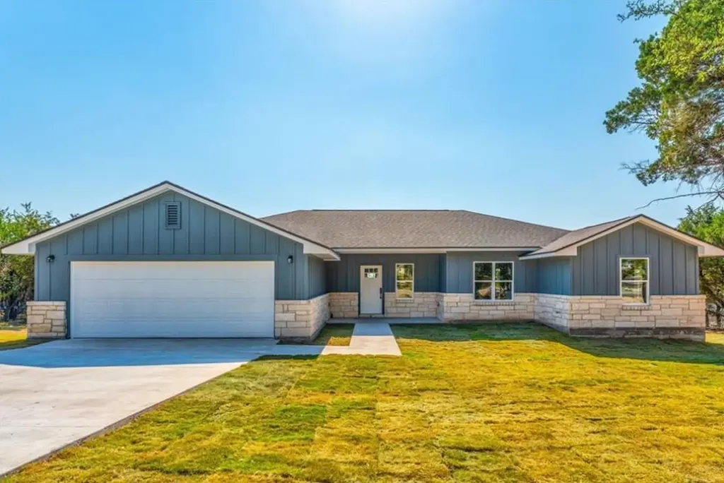 5702 Thunderbird Street Lago Vista TX 78645