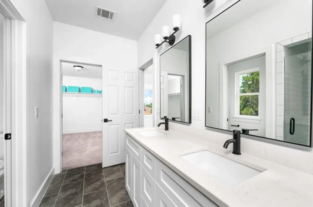5702 Thunderbird Street Lago Vista TX 78645