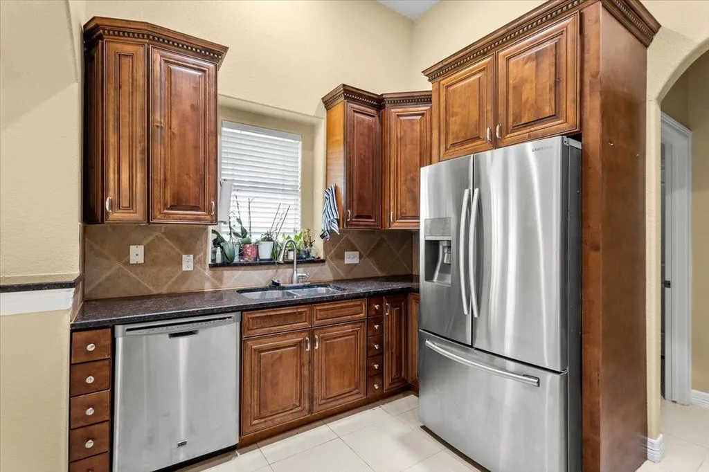 437 Balch Road Elgin TX 78621