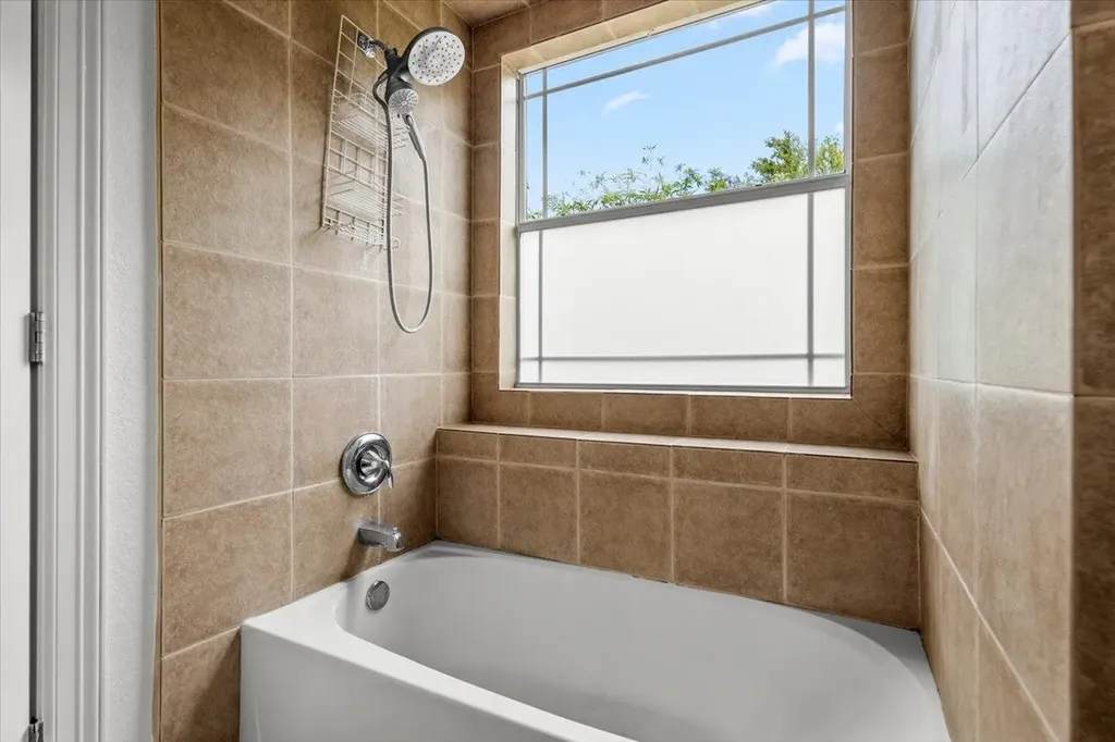 437 Balch Road Elgin TX 78621