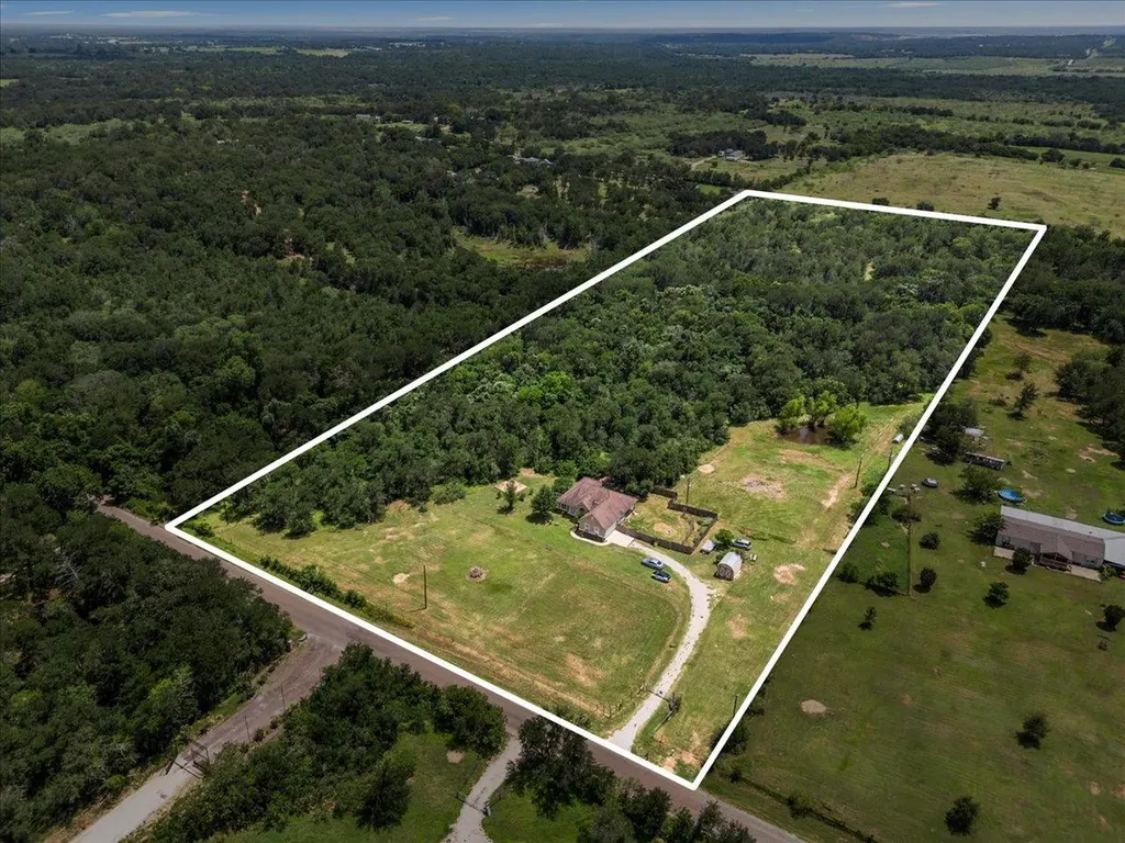 437 Balch Road Elgin TX 78621