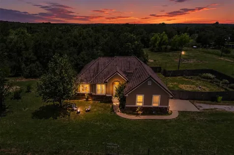 437 Balch Road Elgin TX 78621
