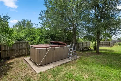 437 Balch Road Elgin TX 78621