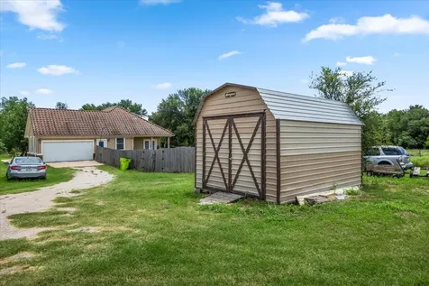 437 Balch Road Elgin TX 78621